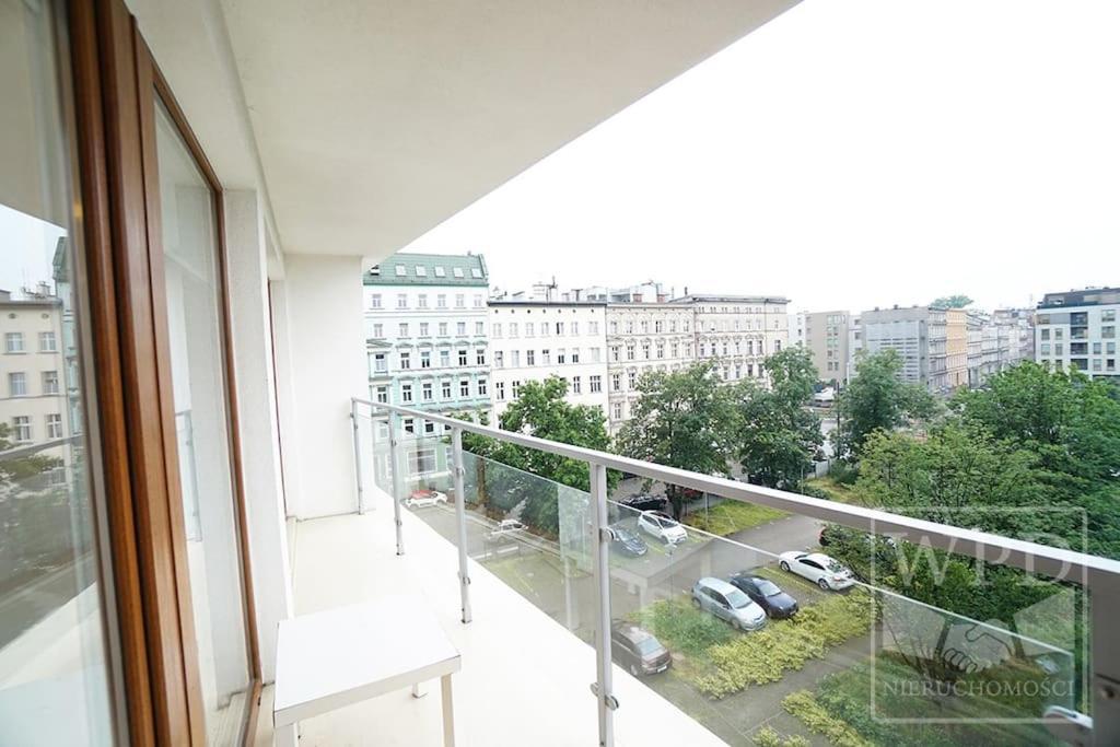 Modern Apartment-City Center-New Building-Garage Вроцлав Экстерьер фото